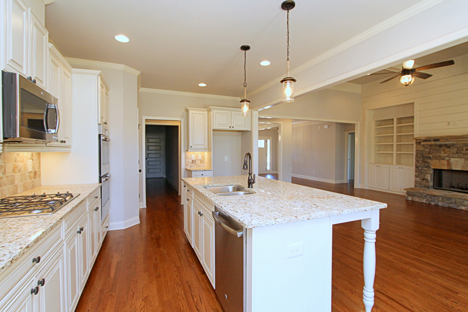 Kitchens : Lowe Properties